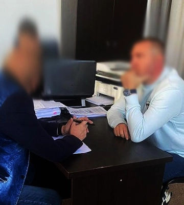 На Харківщині начальника військкомату викрили на торгівлі довідками для ухилянтів