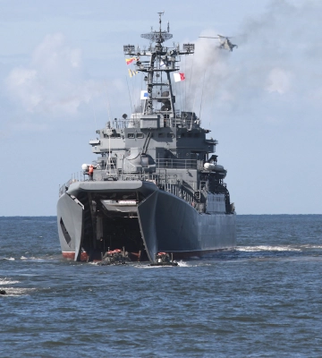 Вночі ракети та безпілотники атакували судноремонтний завод у Севастополі: попередньо, пошкоджені два кораблі