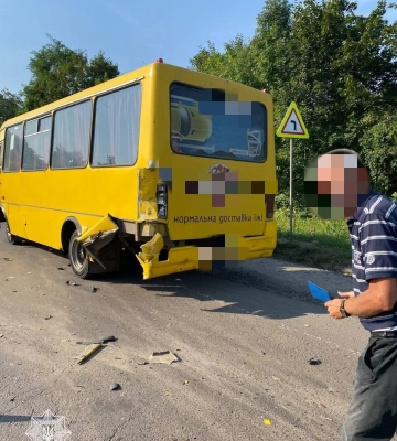 Біля Львова автомобіль збив на смерть чоловіка