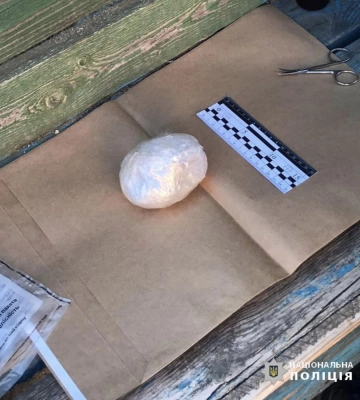 Поліцейські Вінниччини затримали дилера, який постачав наркотики до колонії (ФОТО)