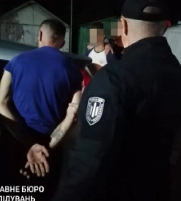 Дезертир із рідними та друзями на Закарпатті організував бізнес з продажу зброї та наркотиків