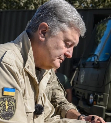 &quot;Краденное не приносит успеха&quot;. Порошенко напомнил, что завод в Крыму, по которому ночью ВСУ нанесли удар, оккупанты отобрали у него в 2014 году