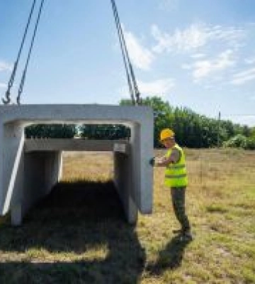 У румунському селі почали будувати бомбосховища