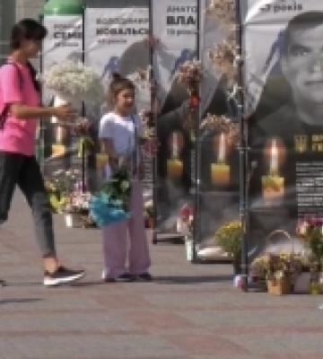 «Це кладовище в центрі міста», – мер Дубровиці про встановлення дошки пошани загиблим воїнам