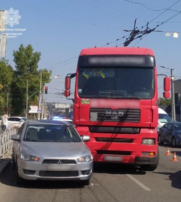 У Кропивницькому вантажівка зіткнулася з легковиком