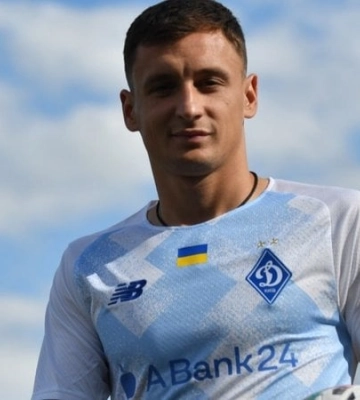 «Я не тупий і не дурень». Півзахисник київського Динамо гостро відповів уболівальникам на критику