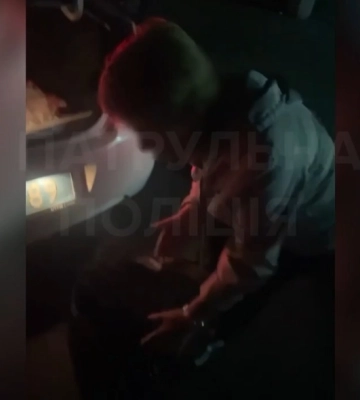 Патрульні в Дубно допомогли жінці, яка збиралася в лікарню до сина