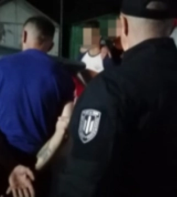 На Закарпатті "сімейна" група наркоторговців збувала зброю та наркотики (ФОТО)