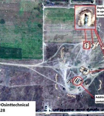 Позиція російської ППО С-400 &quot;Тріумф&quot;, яку сьогодні було знищено поблизу окупованої Євпаторії. СУПУТНИКОВЕ ФОТО