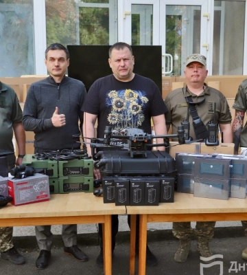 Дрони, тепловізори та рації: Дніпро доправив військовим чергову велику партію техніки 
