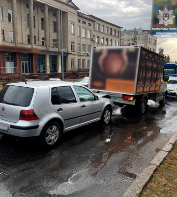 У Кропивницькому зіткнулися Volkswagen та Intercargo (ФОТОФАКТ)