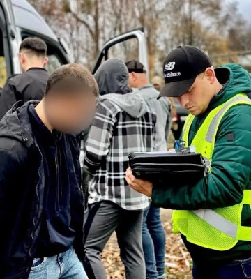 Хто на Львівщині підробляв документи для втечі за кордон ухилянтів