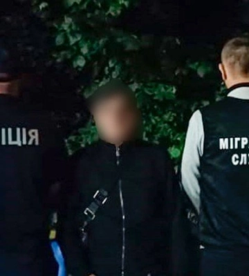 Поліцейські Полтавщини видворили нелегального мігранта