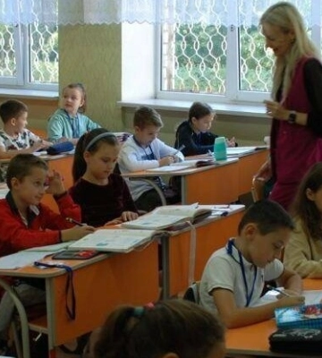 Укриття, ланч-бокси, укомплектація шкіл: як почався навчальний рік у Дніпрі