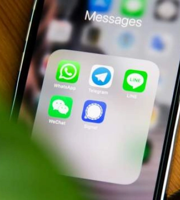 Один додаток, щоб правити всіма: WhatsApp зможе надсилати повідомлення в інші месенджери