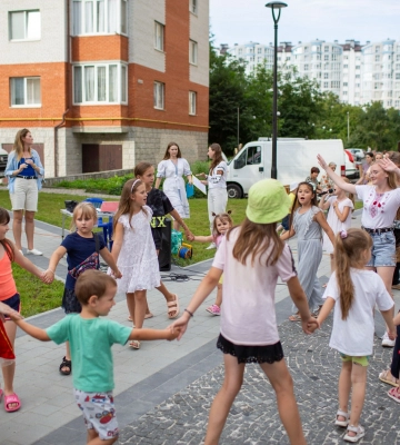 У Івано-Франківську проводять благодійні ярмарки «Двір перемоги»