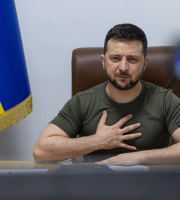 Вибухи біля Євпаторії: Зеленський подякував СБУ і ВМС за «сьогоднішній тріумф»