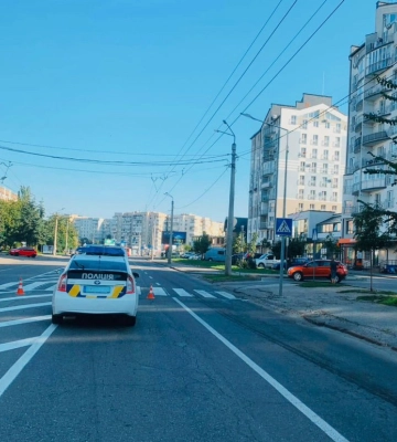 В Івано-Франківську легковик на пішохідному переході збив двох дітей (ФОТО)