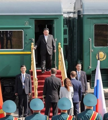 Ким Чен Ын посетил завод на дальнем востоке россии, который строит истребители
