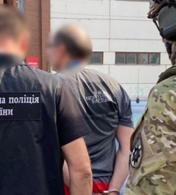 Переробляв та продавав: волинські поліцейські затримали торговця зброєю