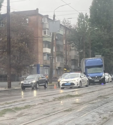Рух транспорту ускладнено: у Дніпрі сталася ДТП
