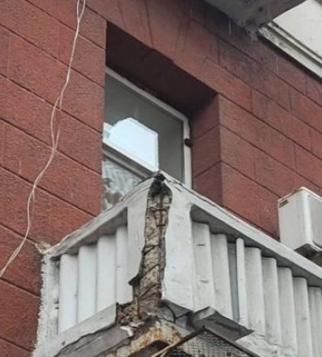 У середмісті Дніпра обвалився балкон