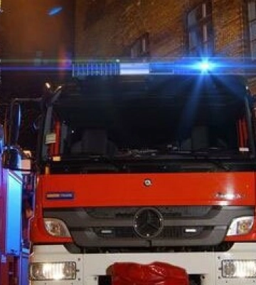Рятувальники у Львові через балкон дісталися літнього чоловіка, який потребував допомоги