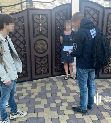 Правоохранителя из Ровенской области подозревают в организации незаконного вывоза мужчин за границу