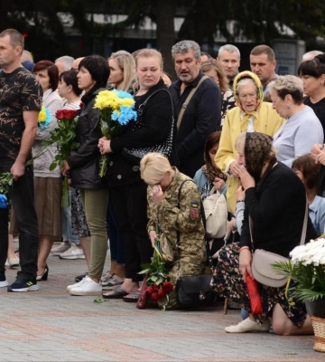 Рівненська громада провела в останню земну дорогу двох мужніх Героїв