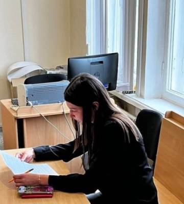 Стрілянина у Дніпрі: посадили під нічний домашній арешт жінку, яка чинила опір поліції
