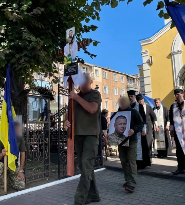 Родина втратила сина, батька та чоловіка: на Волині попрощалися із полеглим Героєм Сергієм Войтовичем