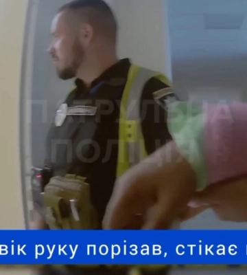 У Луцьку патрульні допомогли дістатися лікарні чоловіку, який стікав кров&#039;ю