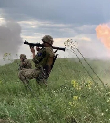 Повітряні сили показали ракети, якими знищують ворожі цілі (відео)