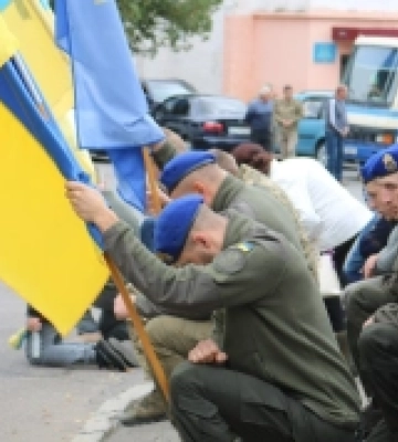 Горохівчани на колінах провели в останню путь Аркадія Міщенка
