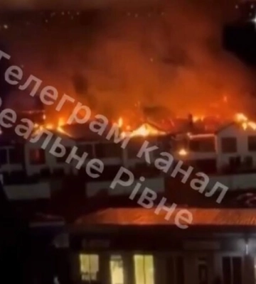 Дим до неба - на Північному у Рівному серйозна пожежа (ВІДЕО)