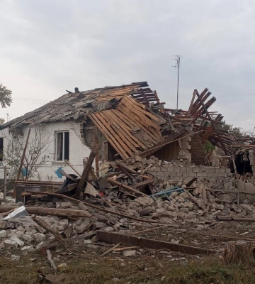 Под огонь вражеской артиллерии и авиации попали дома и учебное заведение на Харьковщине