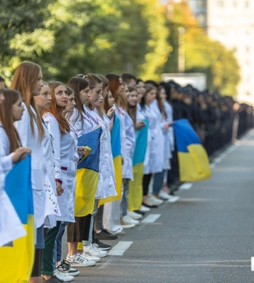 У Кропивницькому до Дня міста утворили «ланцюг єдності»