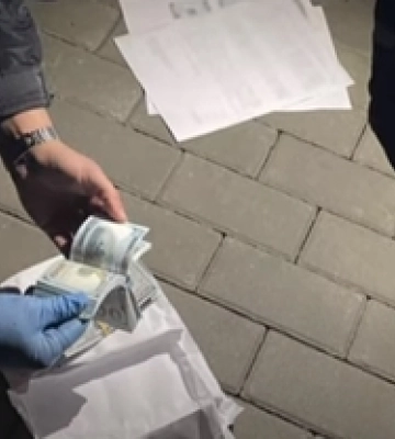 Робили з чоловіків «інвалідів», аби ті виїхали за кордон: у Луцьку судять лікарку та її спільників