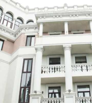 Окупанти виставили на продаж віджату квартиру сім’ї Зеленського у Криму