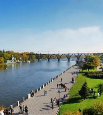 У Дніпрі планують звузити проїзну частину Січеславської Набережної
