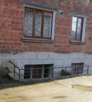 Чернівці виставляють на продаж комунальні приміщення