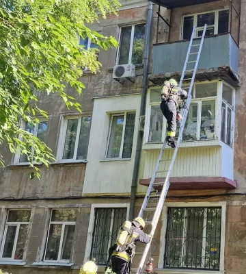 З палаючої квартиру на Дніпропетровщині врятували жінку