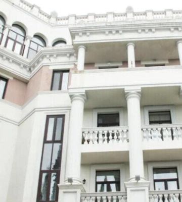 Оккупанты выставили на продажу отжатую квартиру семьи Зеленского в Крыму