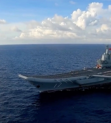 Самый большой авианосец ВМС Китая Shandong вместе с ударной группой вернулся в Южно-Китайское море Самый большой авианосец ВМС Китая Shandong вместе с ударной группой вернулся в Южно-Китайское море
