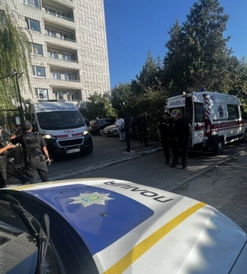 У Кременчуці трирічна дитина випала з вікна на 9-му поверсі, поліція веде розслідування. ВІДЕО