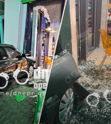 У Дніпрі сталася масштабна ДТП: авто влетіло в АЗС, постраждала працівниця заправки