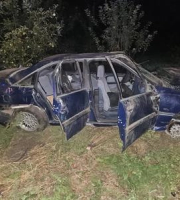 На Полтавщині легковик злетів з дороги і перевернувся: водій загинув