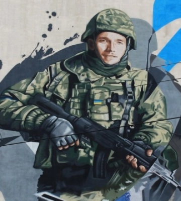 У Києві з’явився мурал на честь бійця Азова «Оджоса»