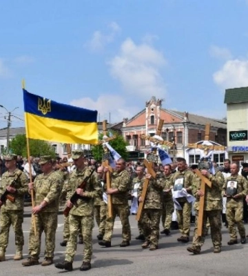 У Дубні прийняли рішення обмежувати рух транспортних засобів під час прощання з загиблими військовослужбовцями