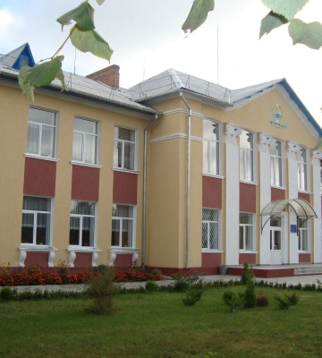 За сім мільйонів: для сільської школи на Волині купують модульне укриття